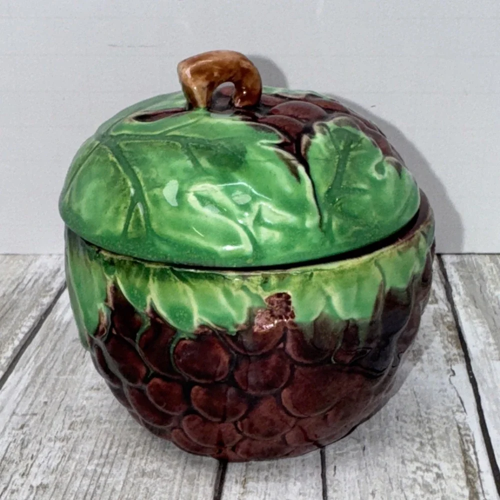 VTG  Occupied  Japan Deep Red‎ Grape Figural Sugar Bowl Jam Jar Lid Pottery GUC
